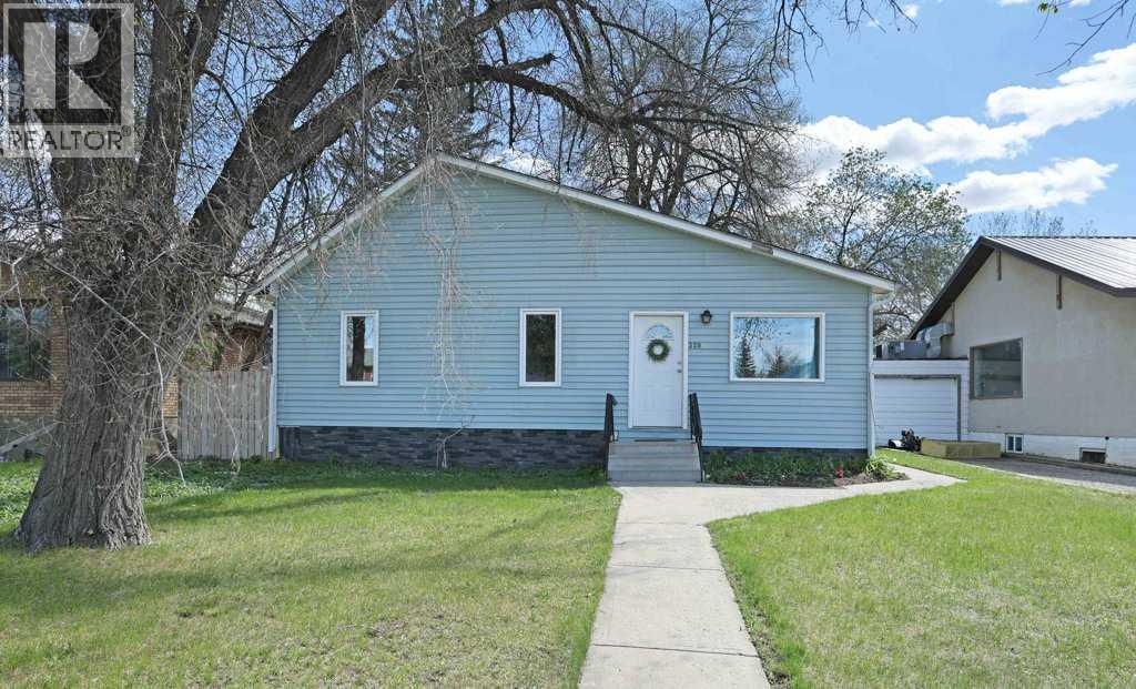 320 3 Street W - photo 2