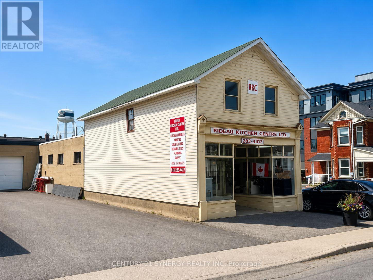 7 WILLIAM STREET W