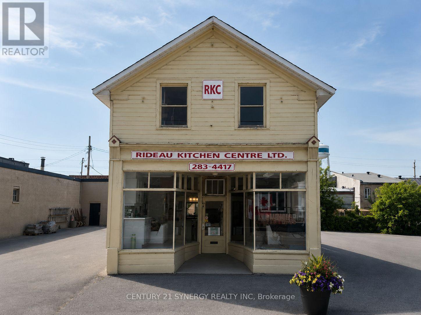 7 WILLIAM STREET W, Smiths Falls — photo 2