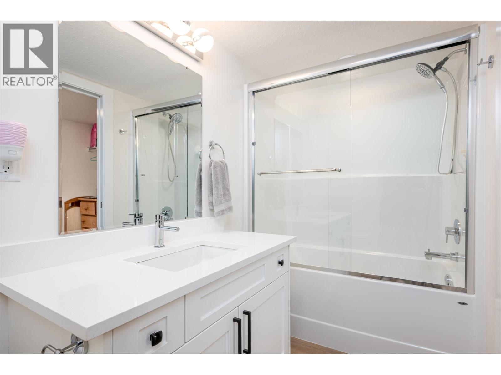 #208 4278 22ND AVENUE - 23