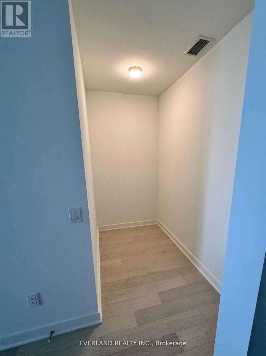 #4803 11 YORKVILLE AVENUE - 3