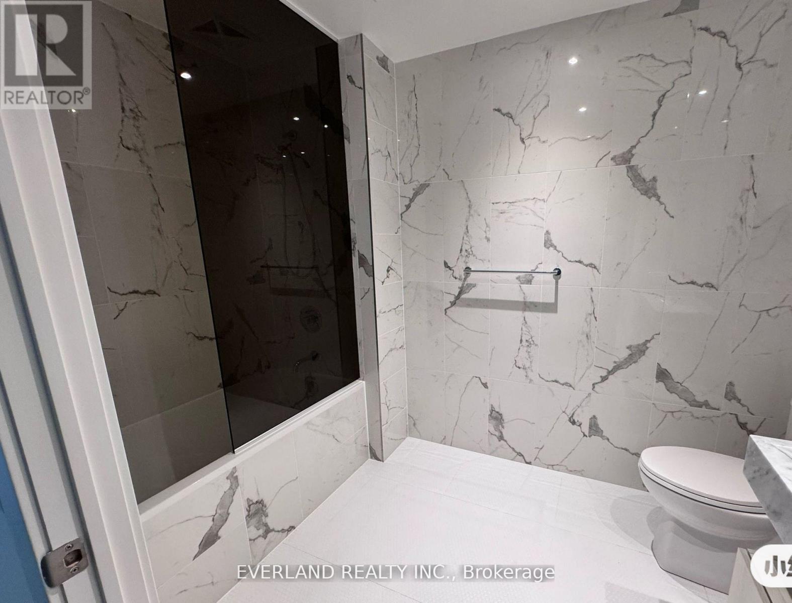 #4803 11 YORKVILLE AVENUE - 5