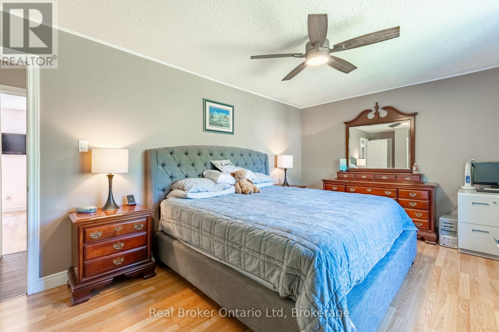 1032 CAMERON STREET - 10