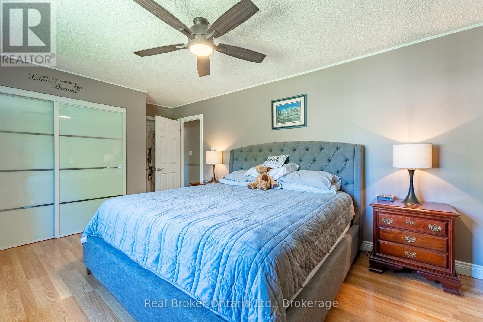 1032 CAMERON STREET - 13