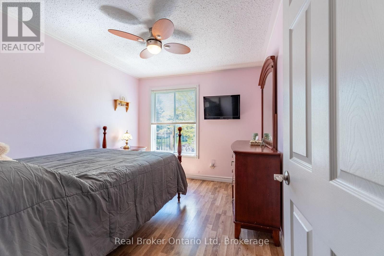 1032 CAMERON STREET - 14