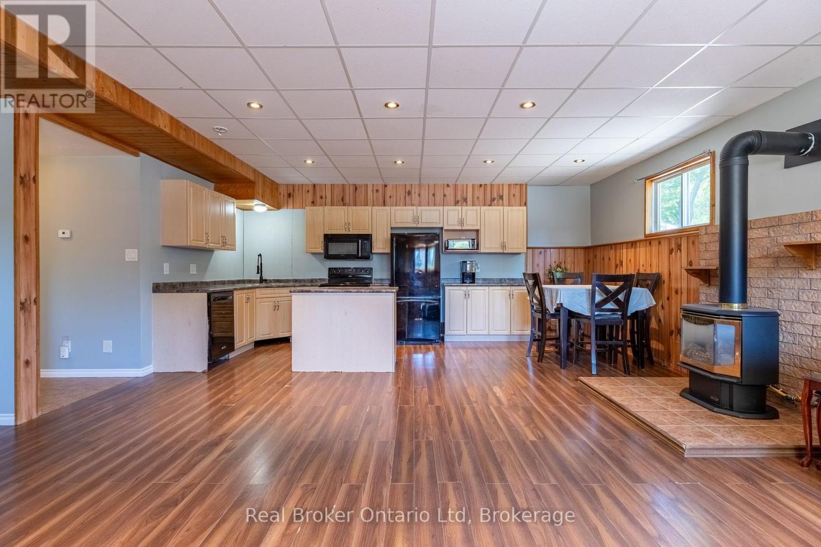 1032 CAMERON STREET - 17