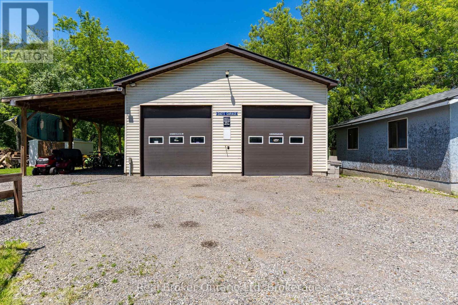 1032 CAMERON STREET - 21