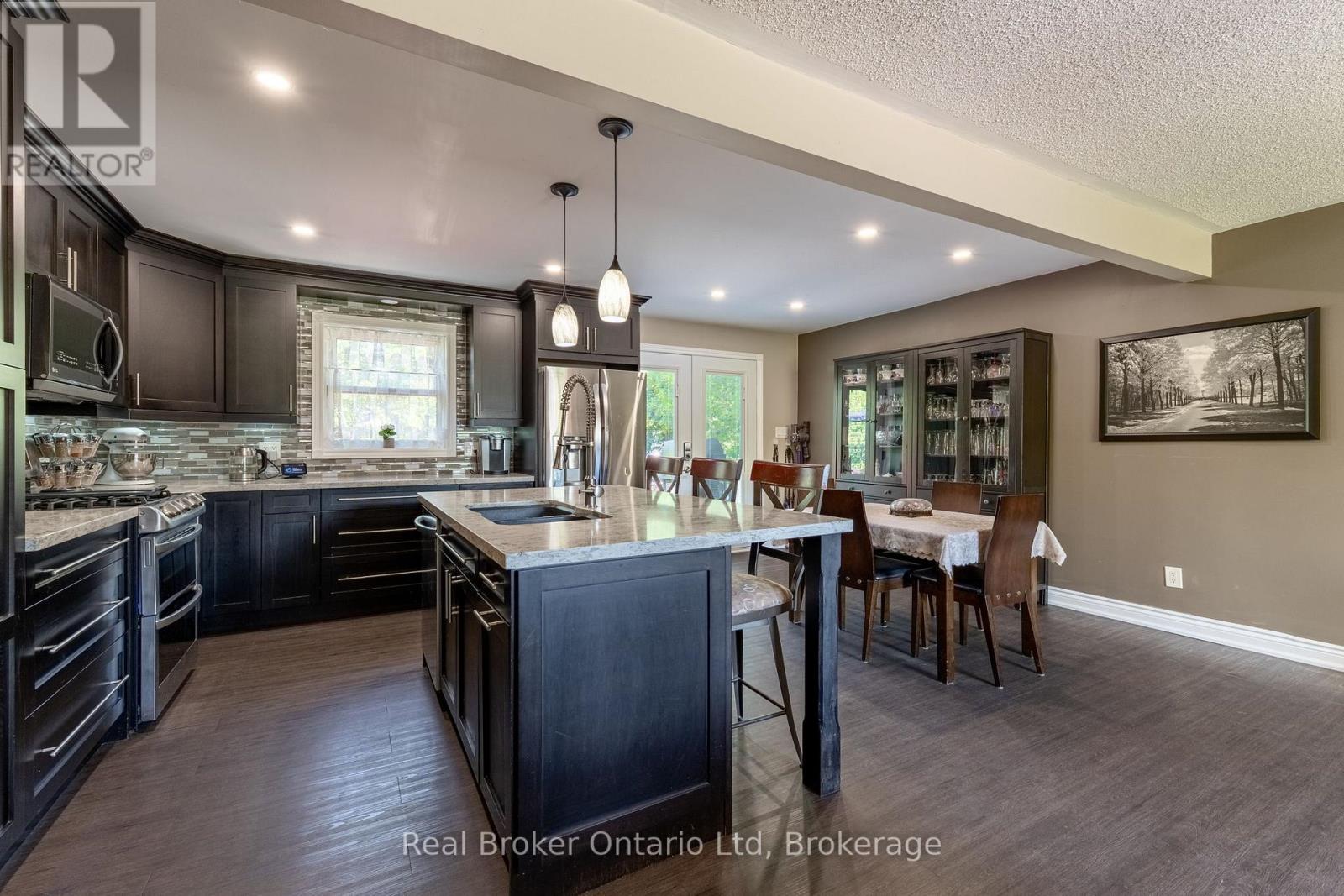 1032 CAMERON STREET - 4