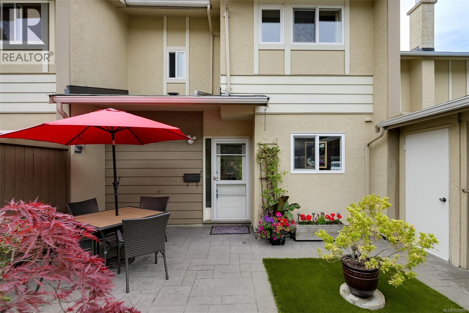 #11 3981 Nelthorpe St - 2