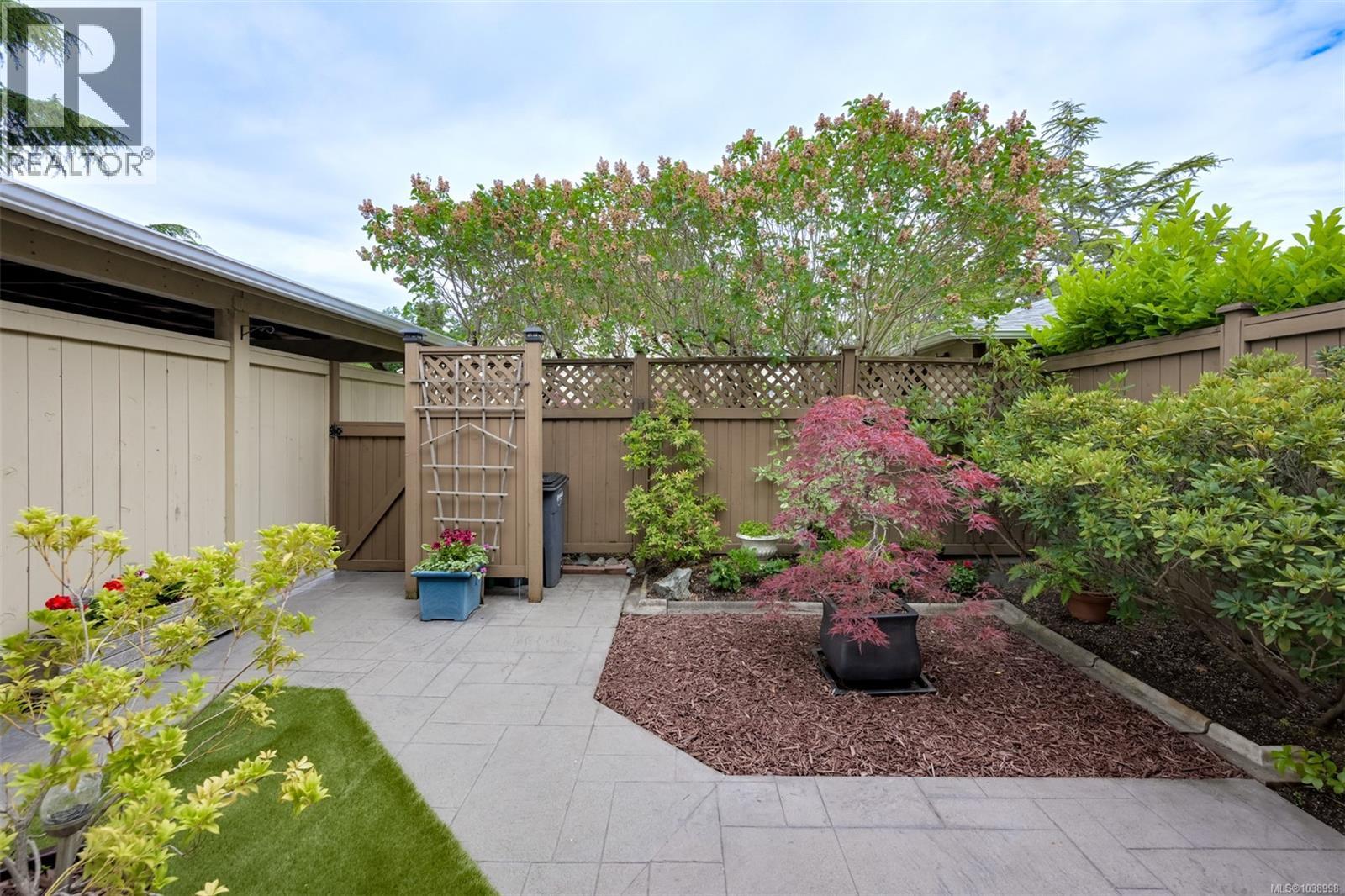#11 3981 Nelthorpe St - 42