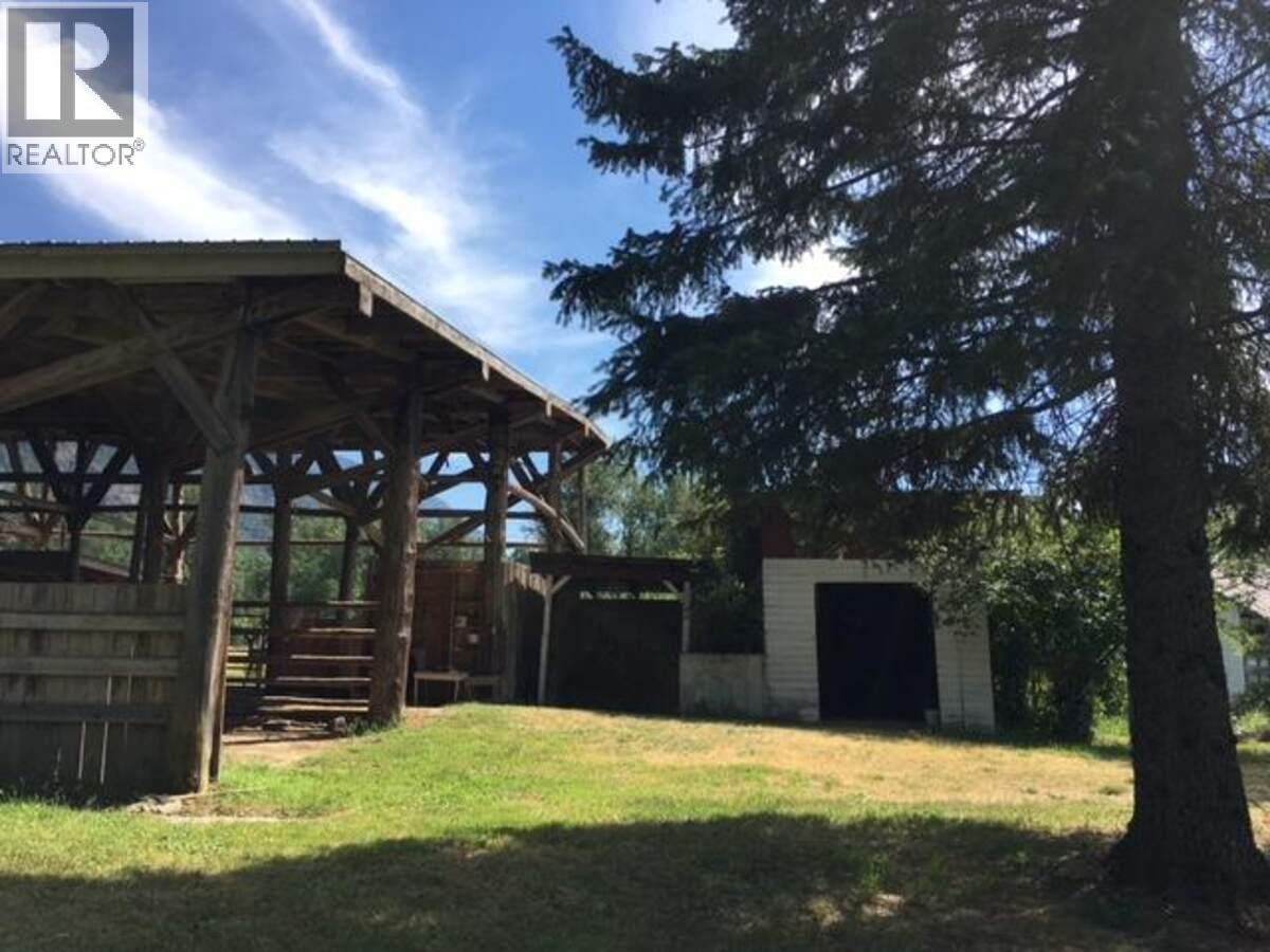 4856 32 Street - 11