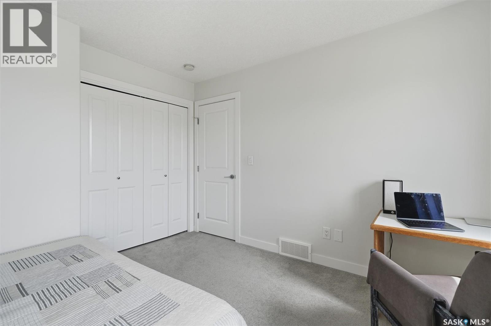 259 Skopik CRESCENT - 39