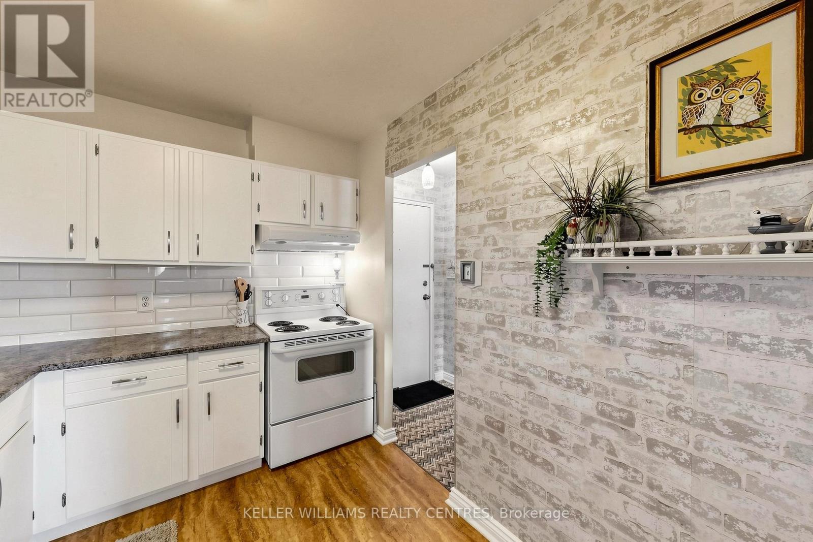#304 131 TAUNTON ROAD E - 10