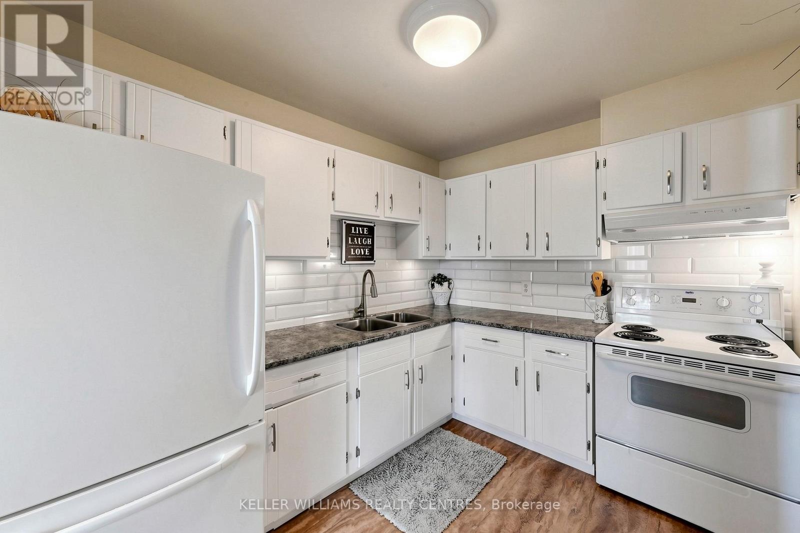 #304 131 TAUNTON ROAD E - 8