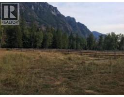 4856 32 Street, Canyon, BC V0B1C1 Photo 42