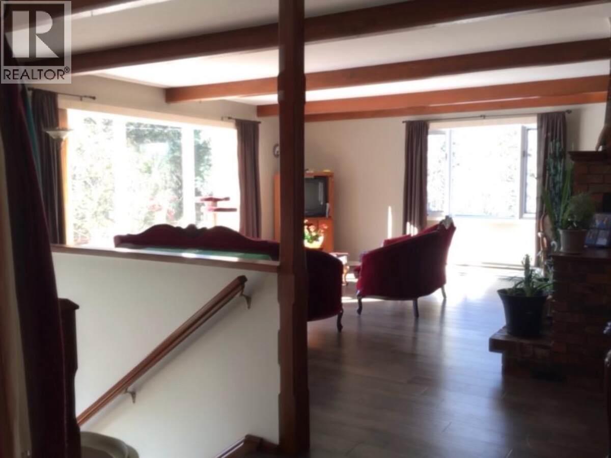4856 32 Street - 25