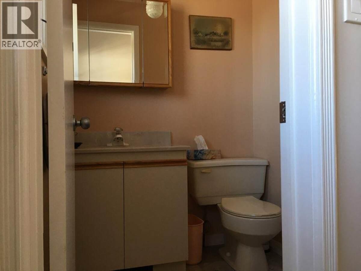 4856 32 Street - 36