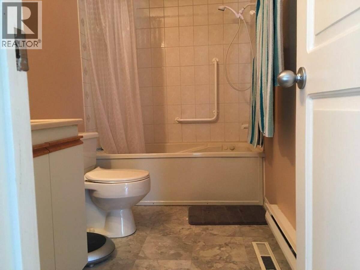 4856 32 Street - 35