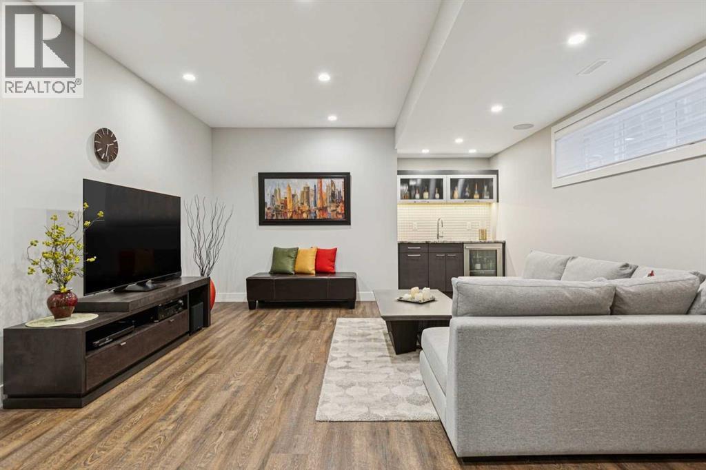 1714 Bowness Road NW - 37