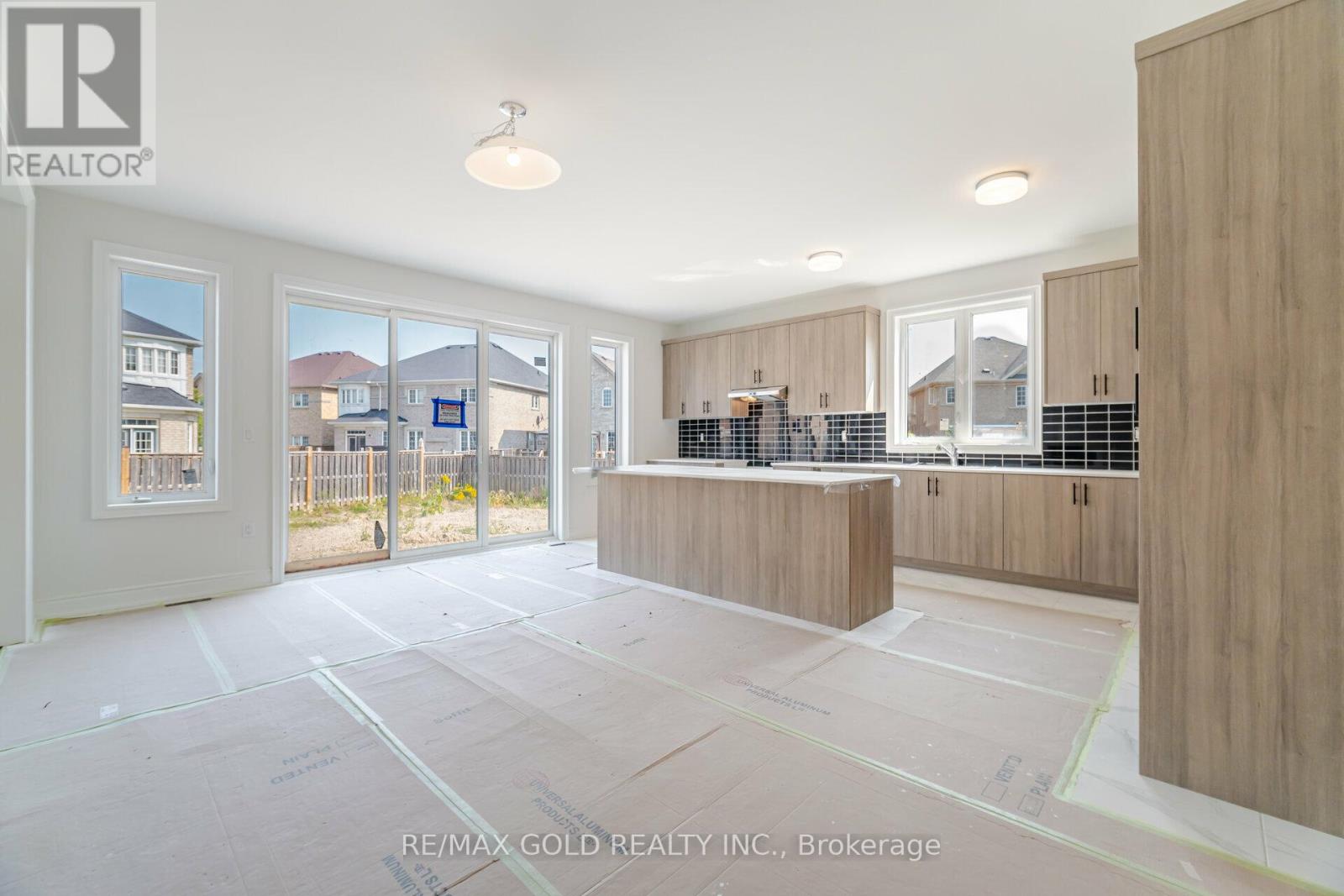 31 DOLOMITE DRIVE - 20