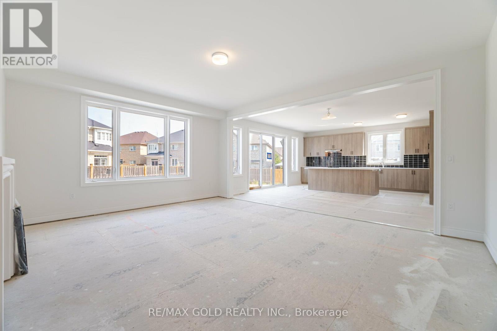 31 DOLOMITE DRIVE - 23