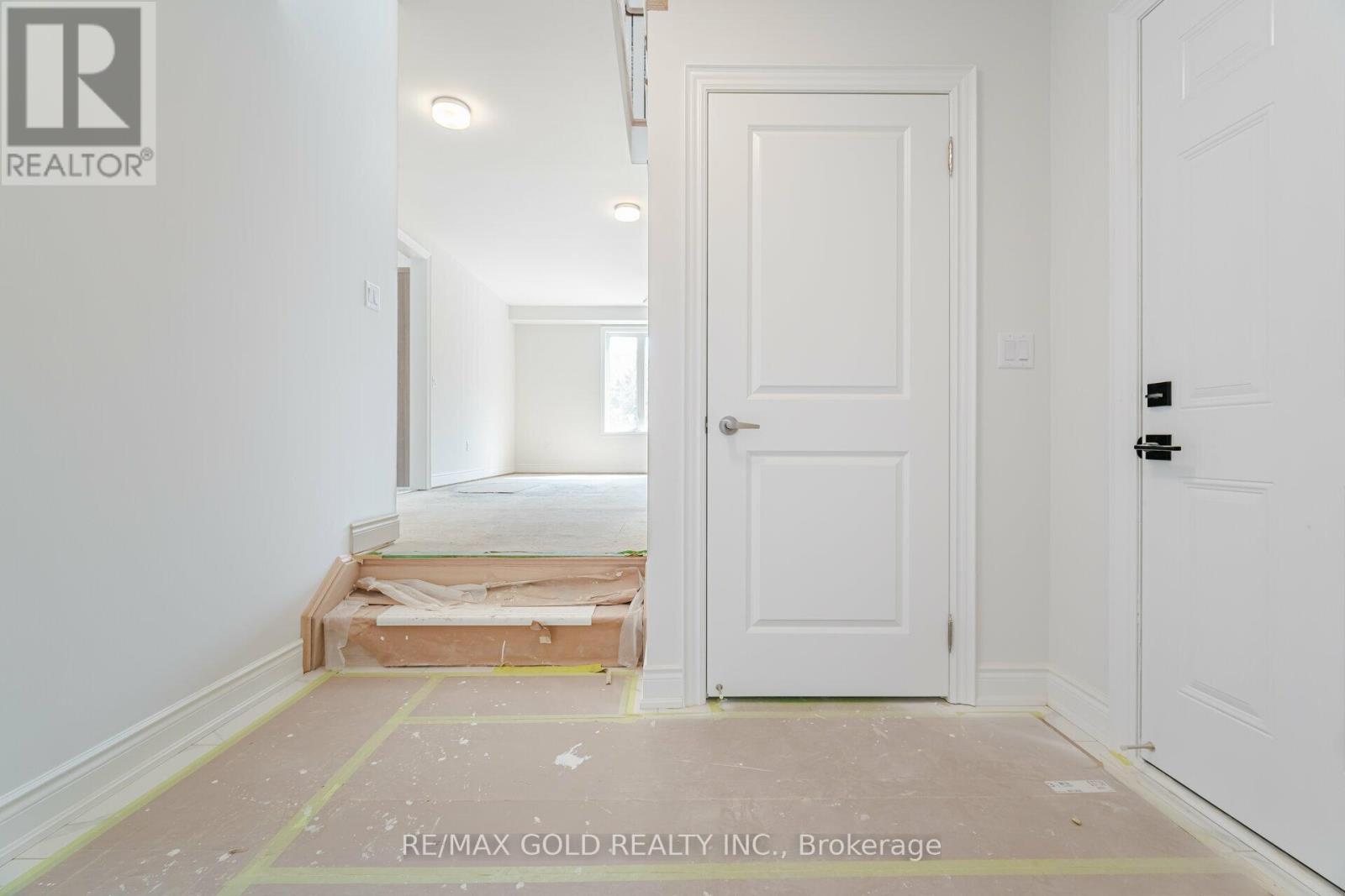 31 DOLOMITE DRIVE - 31
