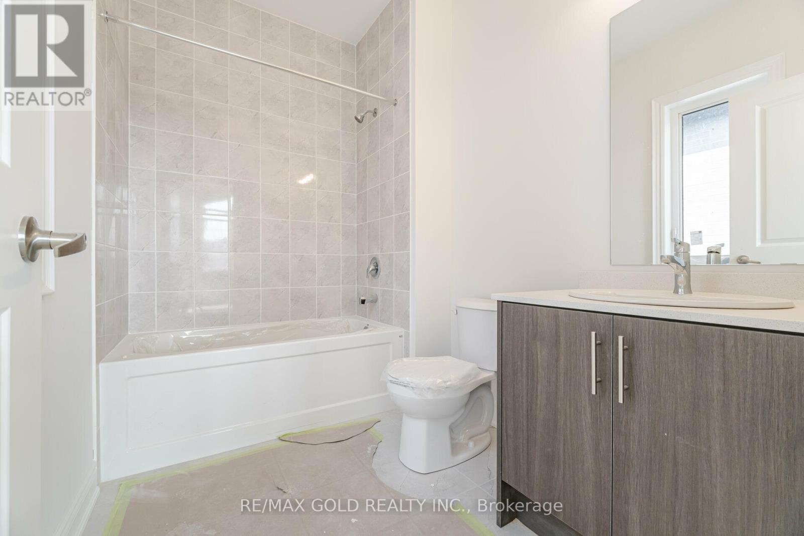 31 DOLOMITE DRIVE - 45