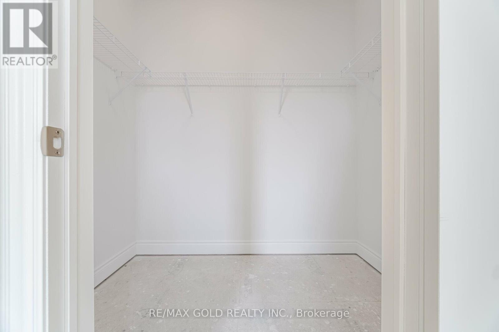31 DOLOMITE DRIVE - 49