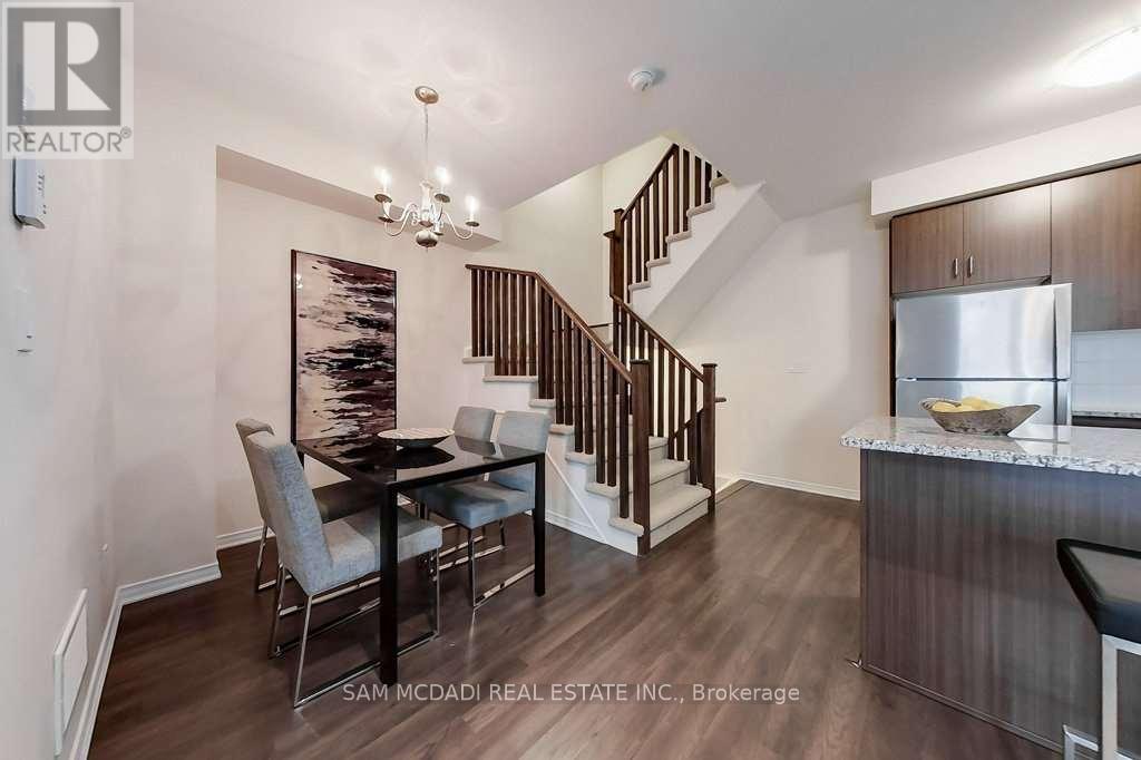 #33 22 APPLEWOOD LANE - 14