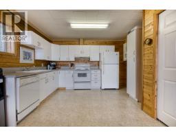7607 North Point Road, 100 Mile House, BC V0K1X1 Photo 17