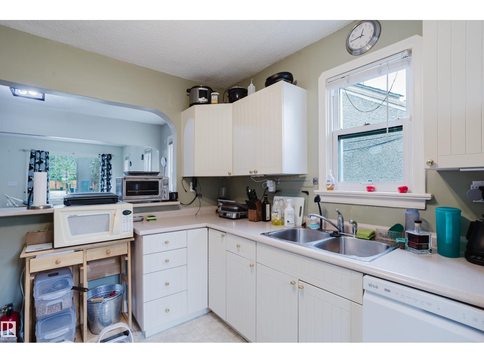 11158 65 ST NW - 13