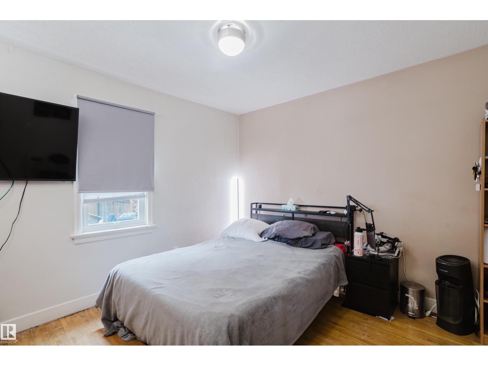 11158 65 ST NW - 18