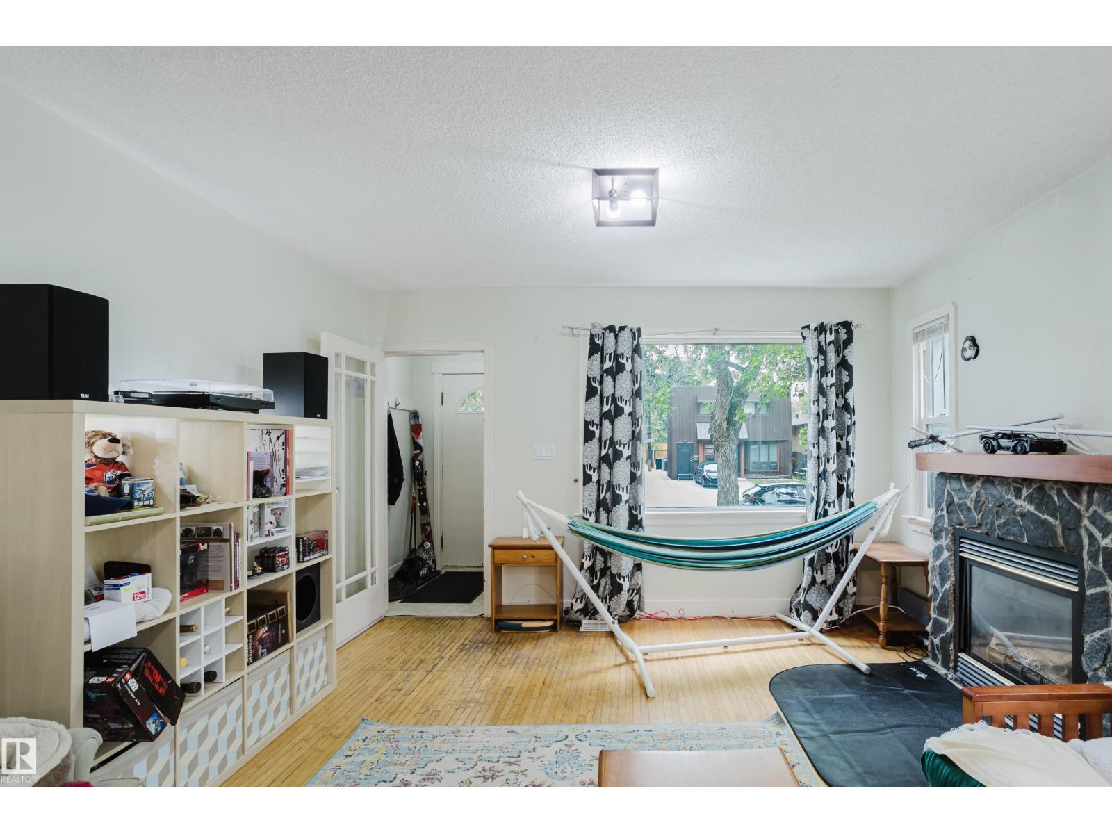 11158 65 ST NW - 9