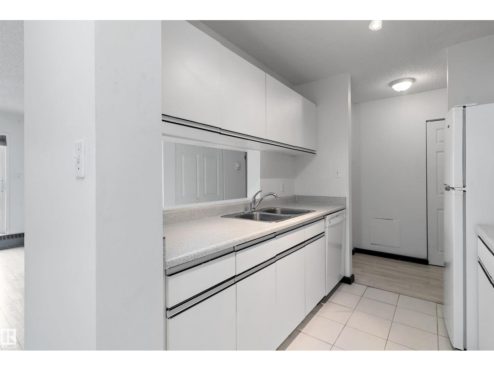 #420 6720 158 AV NW - 8
