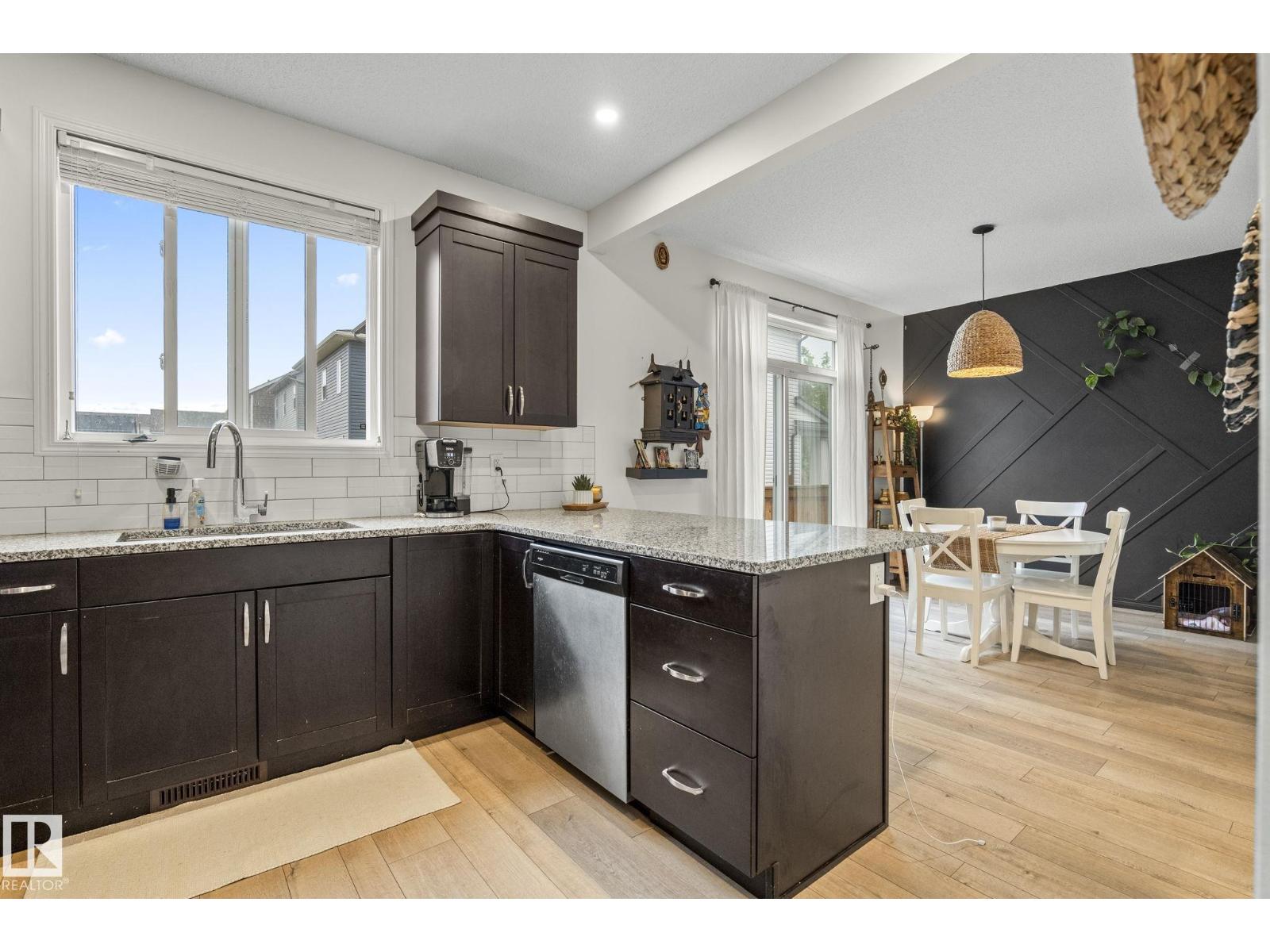 20227 17Ave NW - 11