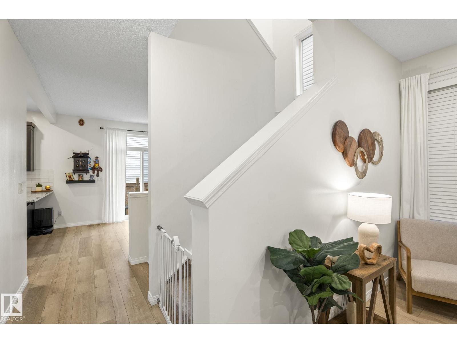 20227 17Ave NW - 12