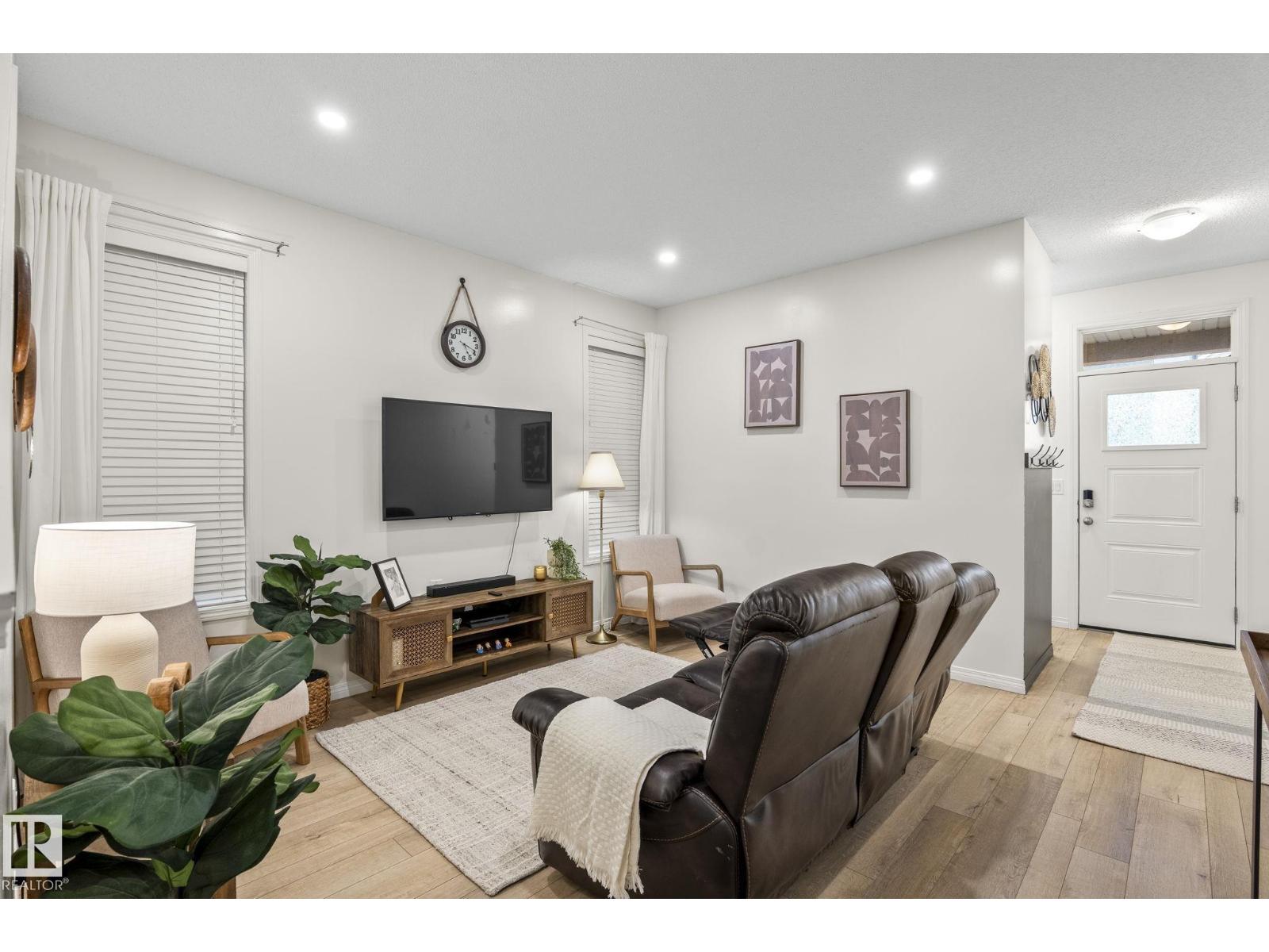 20227 17Ave NW - 6