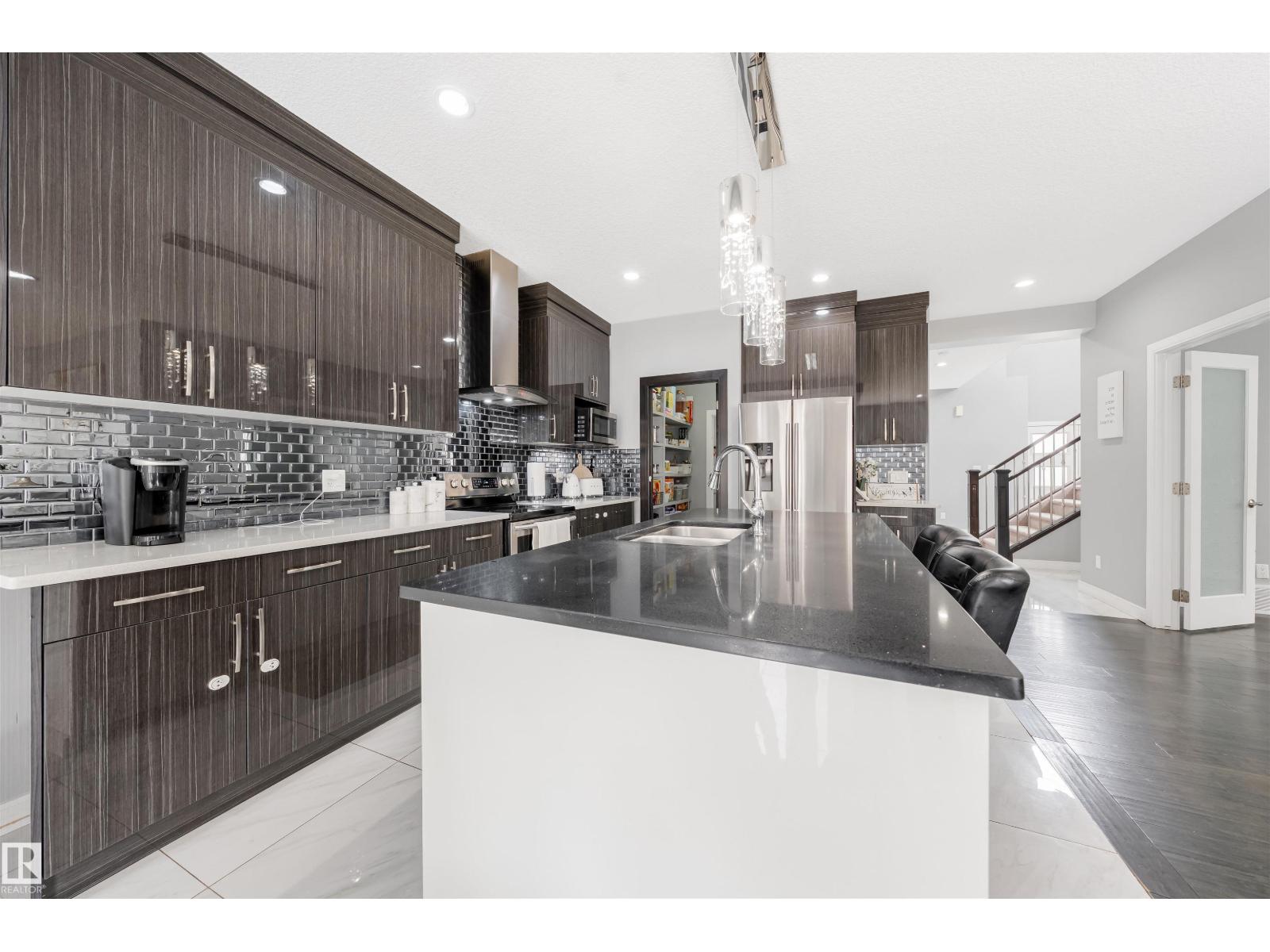 17009 62 St NW - 23