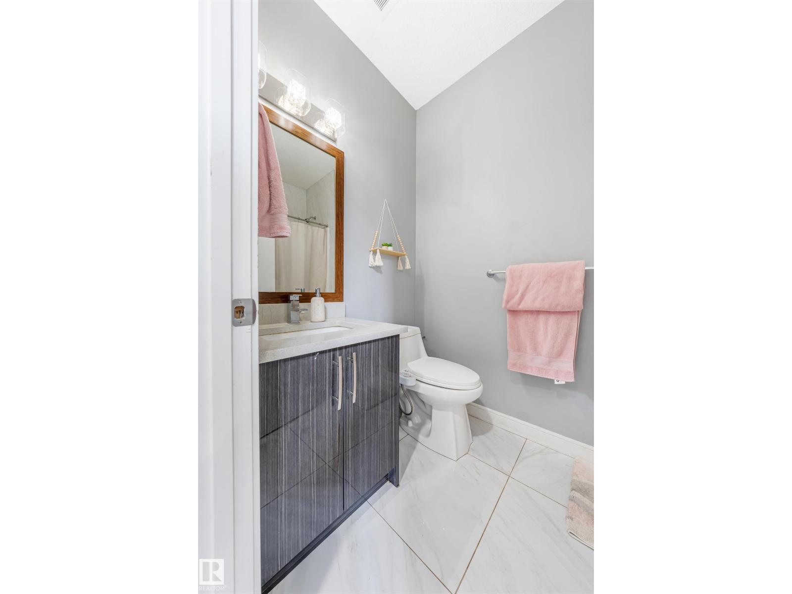 17009 62 St NW - 15