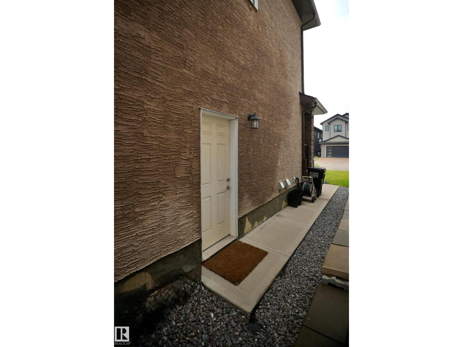 17009 62 St NW - 58