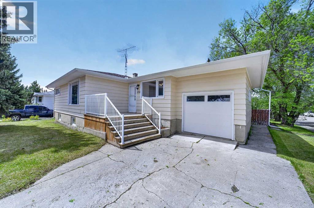 5202 56 Avenue E - Image 2