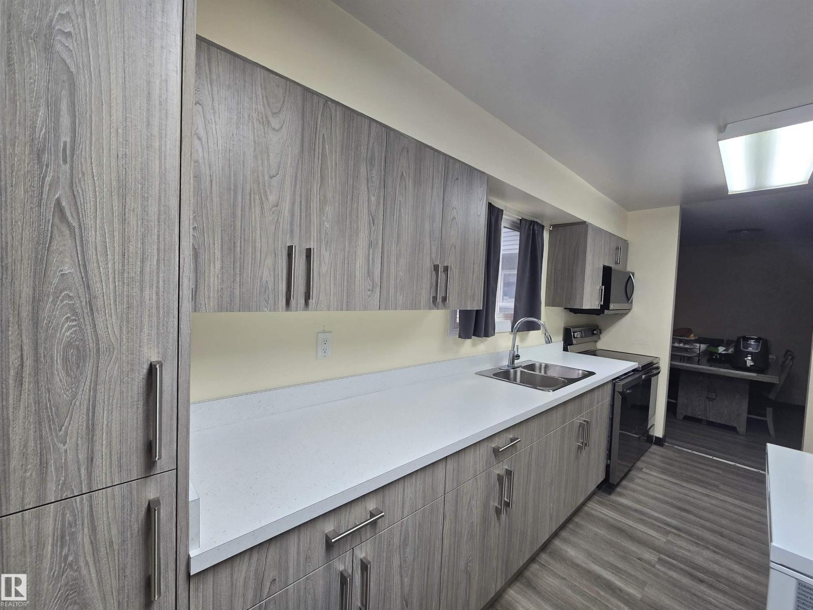 #2 4403 RIVERBEND RD NW - 52