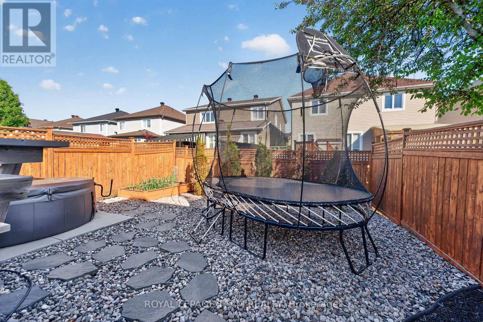 336 GLENBRAE AVENUE - 11