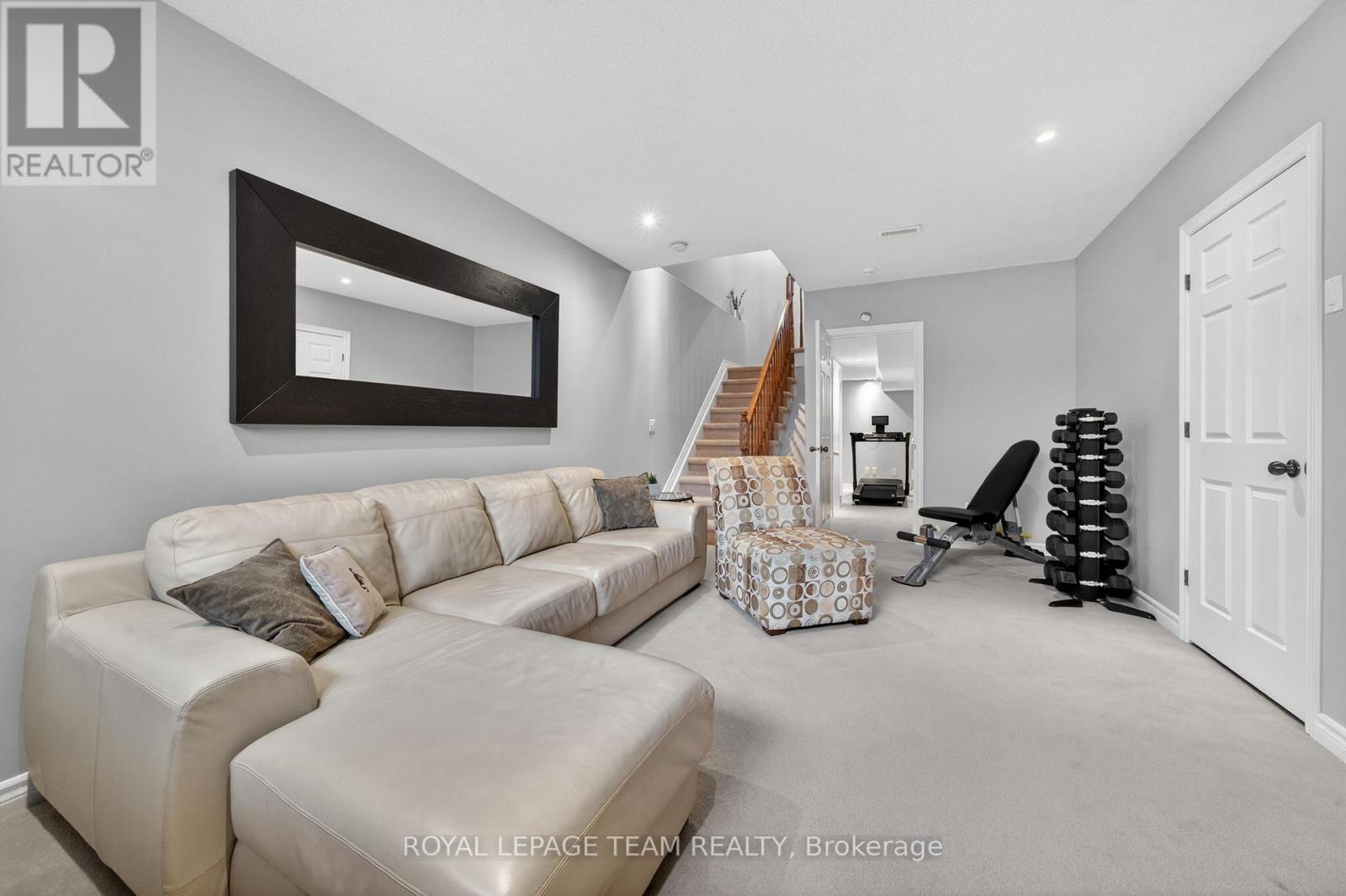336 GLENBRAE AVENUE - 38