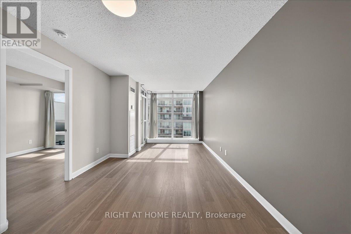 #827 525 WILSON AVENUE - 14