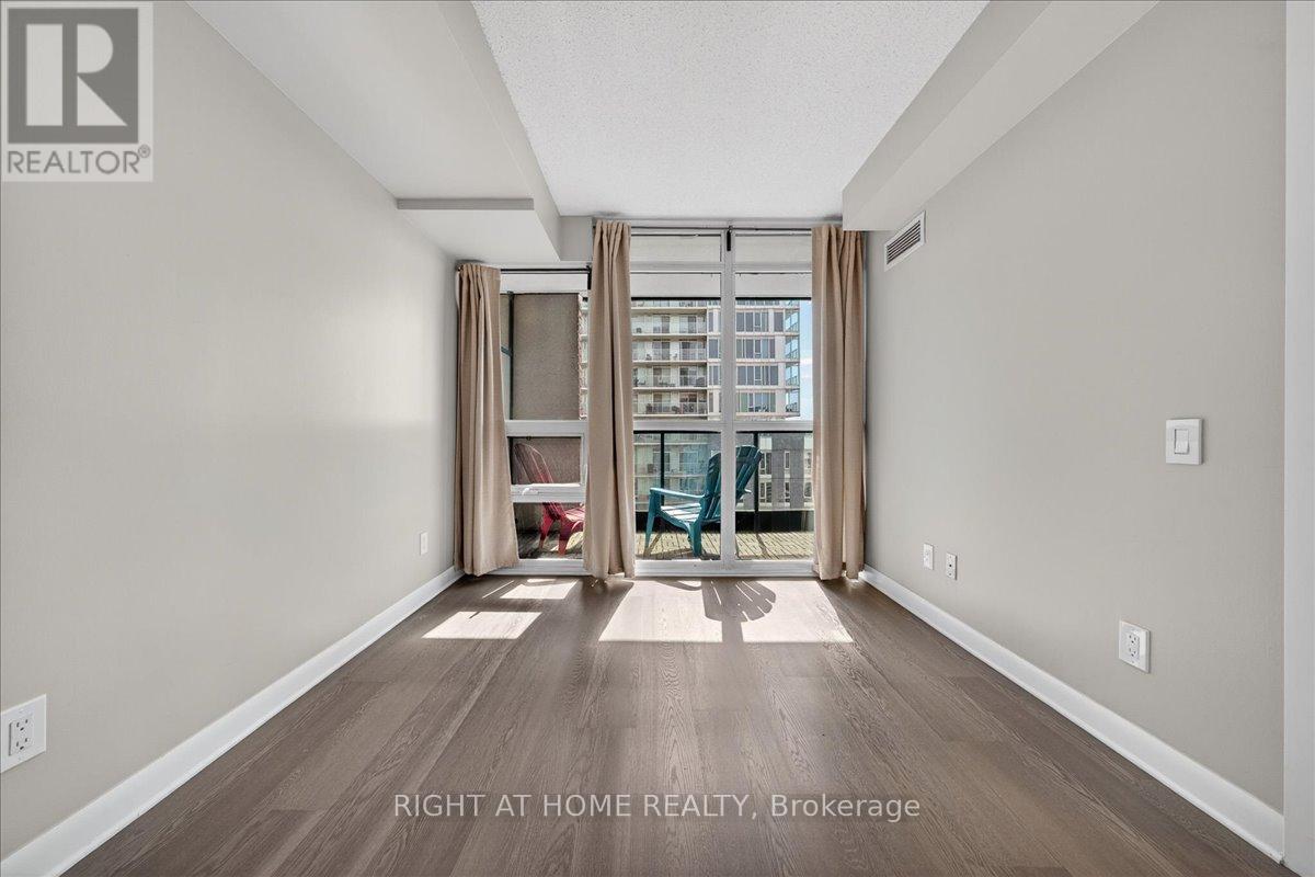 #827 525 WILSON AVENUE - 18