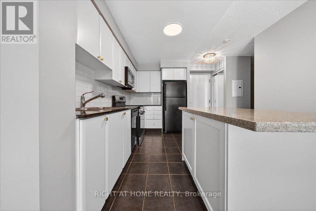 #827 525 WILSON AVENUE - 6