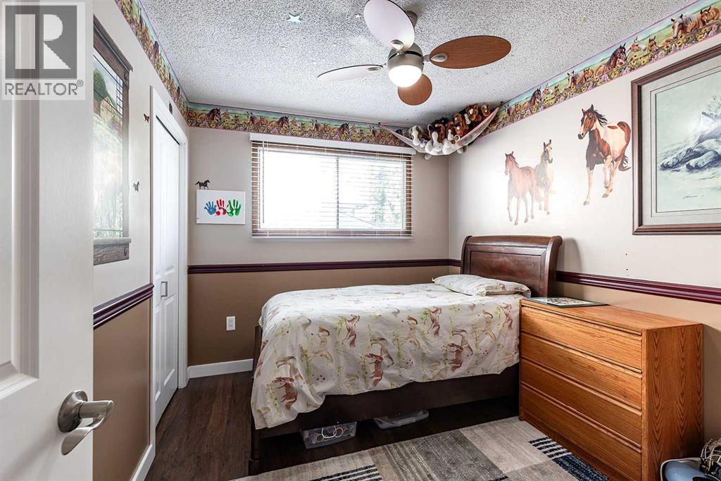 6 Rossland Crescent SE - 17