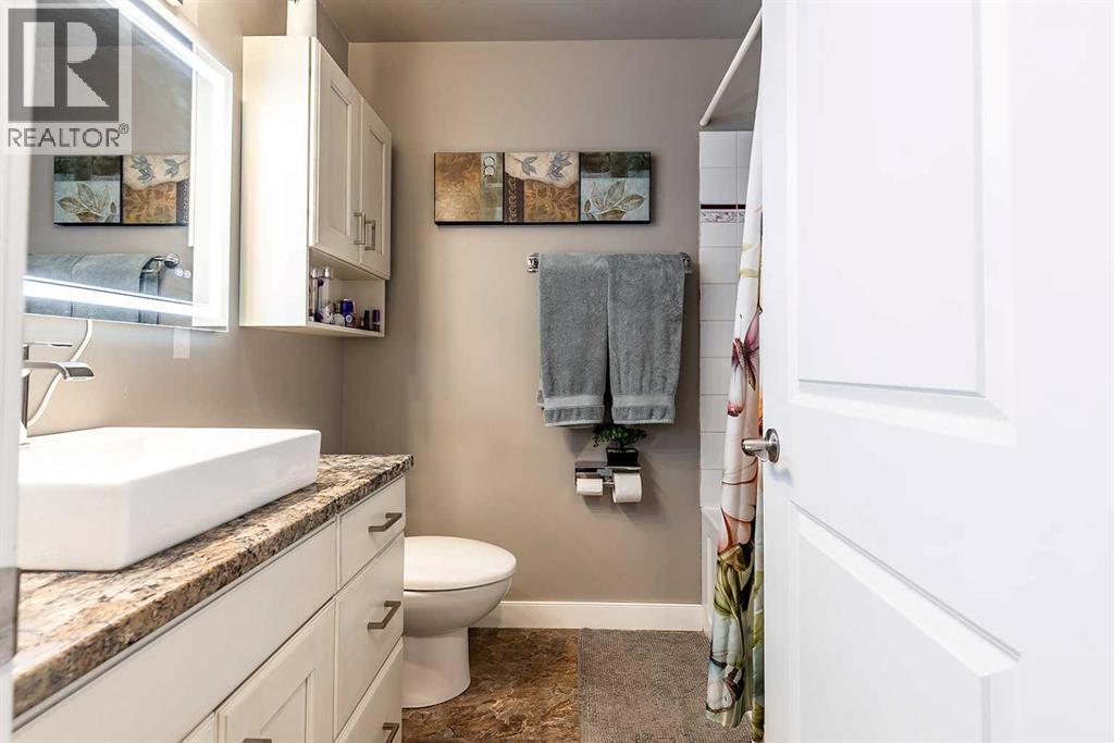 6 Rossland Crescent SE - 20