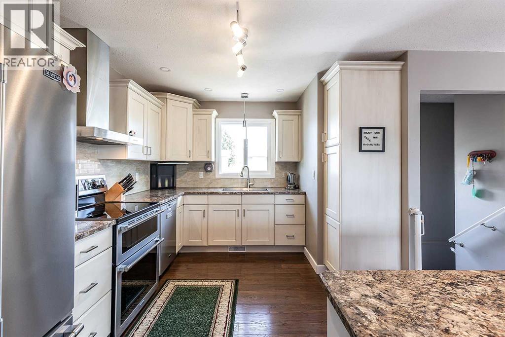 6 Rossland Crescent SE - 6